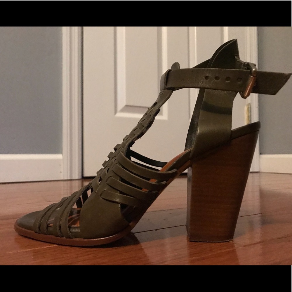 GIANNI BINI SANDAL HEELS: HEART BRAKER